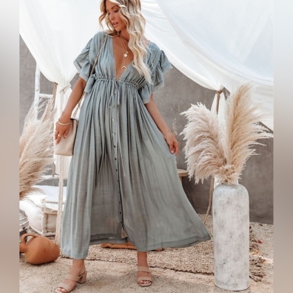 Chic Gray Maxi Dress with Ruffle Sleeves - Picture 2 of 7